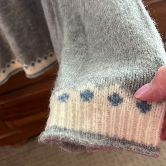 Gray And Blue Crewneck Sweater Size XL NWT COTTON EMPORIUM - Picture 2 of 8